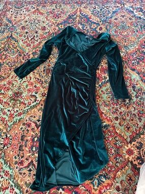 Emerald Velvet Wrap-Style Long Sleeve Dress